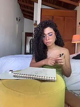 GabriSaenz Show in webcam