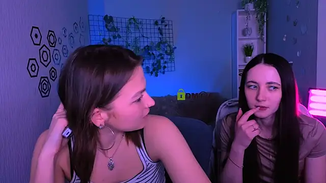 liana_best: διαδικτυακό σόου στην κάμερα