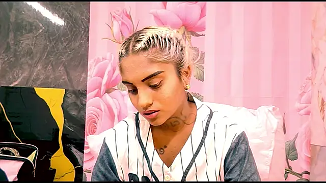 indian_barbie Chat XXX live