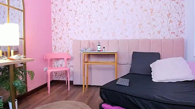 taylor_bennet Adlı Modelin Canlı XXX Sohbeti