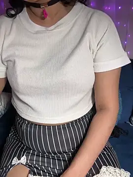 Squirt_Queen_X Adlı Modelin Canlı XXX Sohbeti