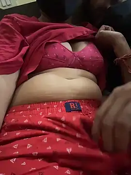 XXX chat uživo modela indianshycouple