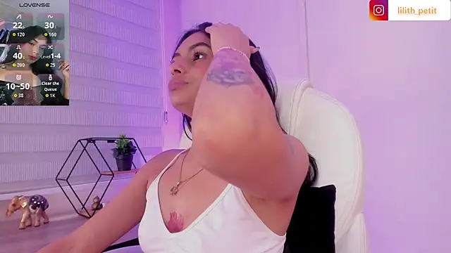 lilith_petit_ 现场XXX聊天