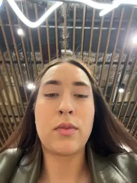 Holly_Play 即時 XXX 聊天