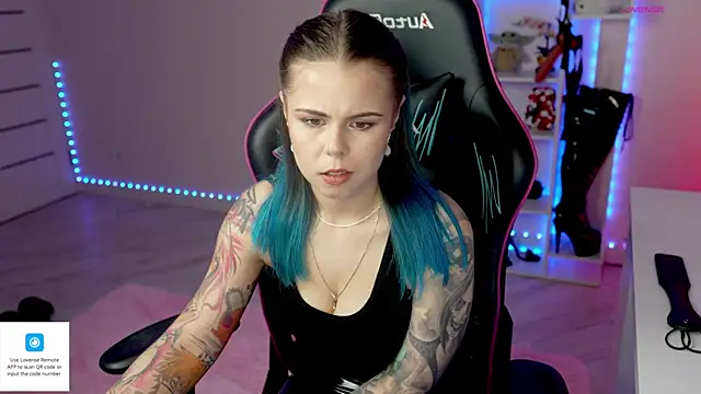 Chat +18 de QueenAliceX ao vivo