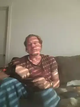 yourMasterisBored's Webcam Show