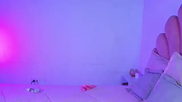 MiaColucci18 Live XXX Chat