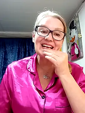 Chat +18 de irinamaux ao vivo