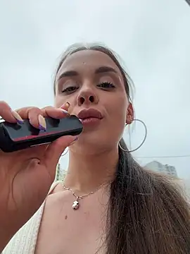 Chat +18 de KristiRich ao vivo