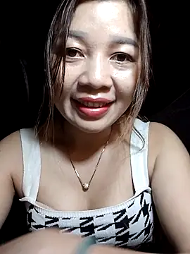 Yiyi102300 Chat XXX live