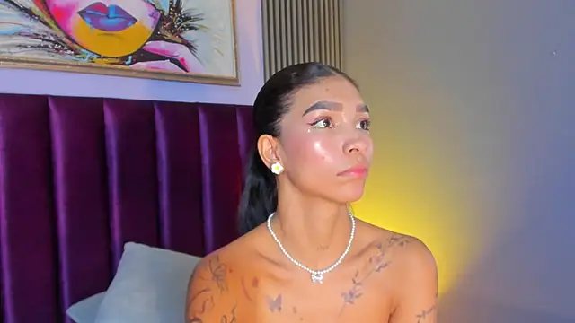 Chat +18 de LauraAristizabal ao vivo