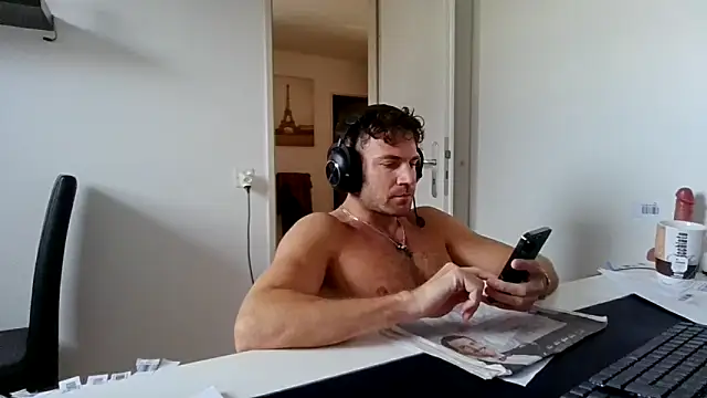 alpha-hunk élő XXX-chatje