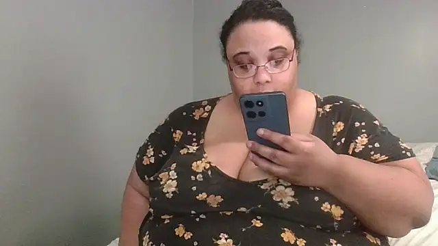 SexyBBW10790's Webcam Show