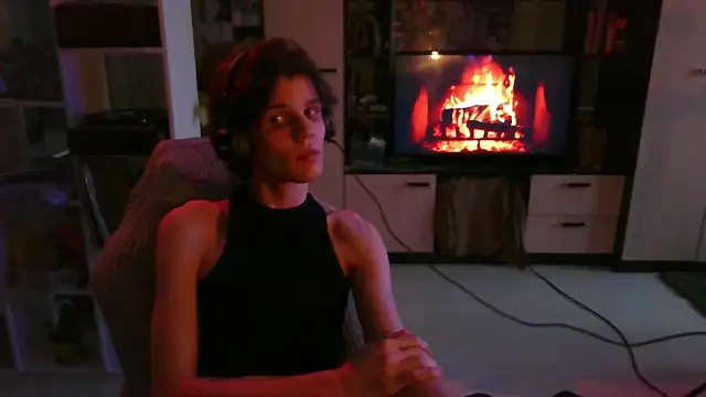 Lucius_Mo webkamerás műsora