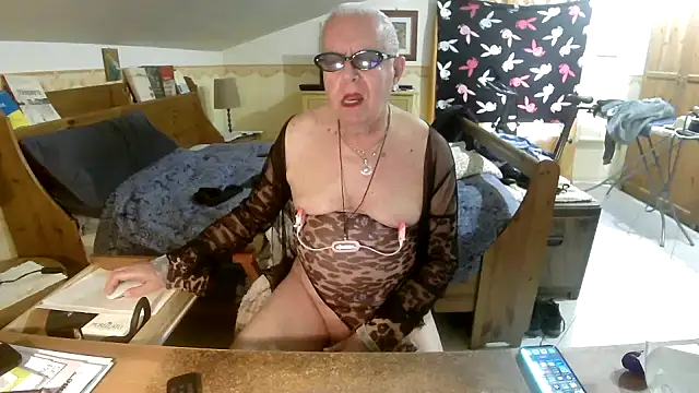 Sissypat53: διαδικτυακό σόου στην κάμερα