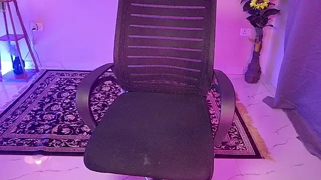 Saira_Hotty Chat XXX in diretta