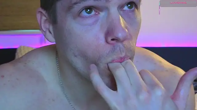 Онлайн чат XXX JulianTurner