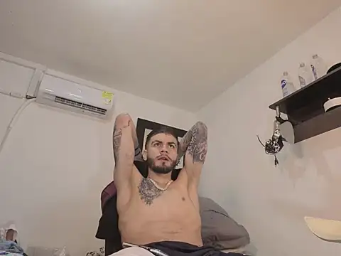 Pokazy przed kamerką – RyanMira