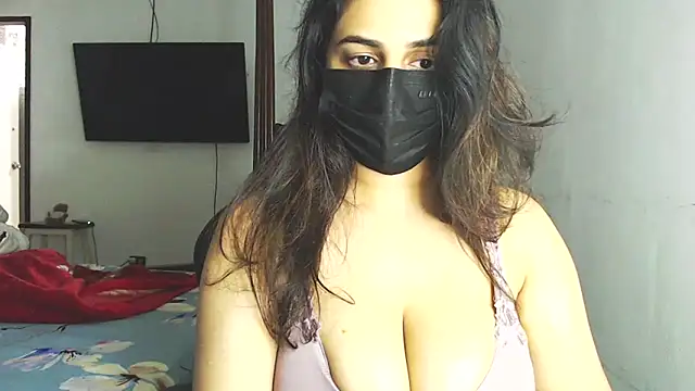 aisha1630 Adlı Modelin Web Kamerası Şovu