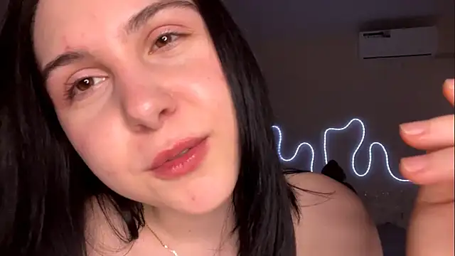 แชท XXX สดของ MyraLitterers