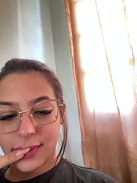 Webkamerová show jujuarantes__2026