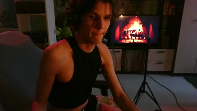 Lucius_Mo webcam show