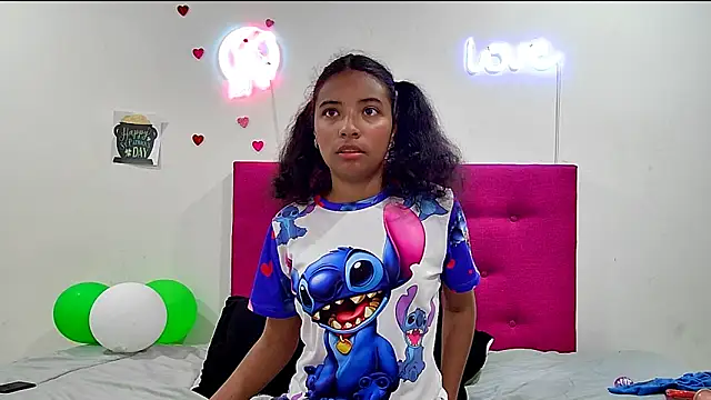 Ellie_Cute7's Live XXX Chat