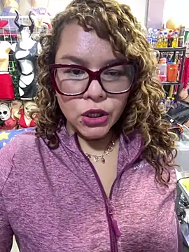 ROSALIASEXSHOP's Live XXX Chat