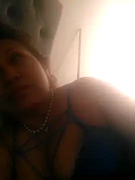 Chat +18 de Kazsandraa ao vivo