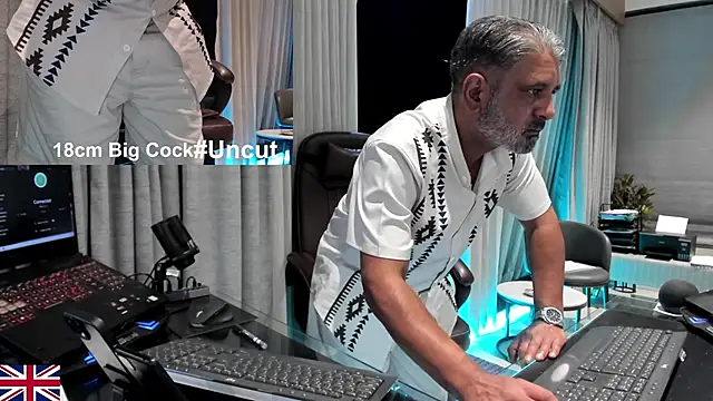 OnlineBossUK Webcam-Show