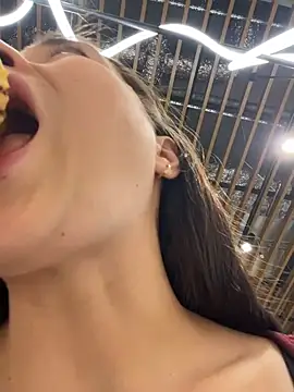 Holly_Play: онлайн-секс-чат