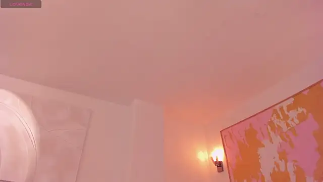 MilaLawrence: онлайн-секс-чат