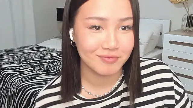 Czat XXX na żywo – Brunette_Charm