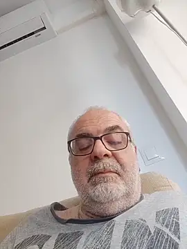 Chatroom XXX en direct de Satiro_Sevilla