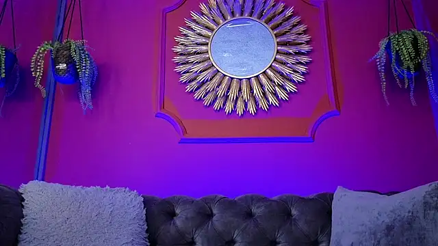 Julieta_Russell 即時 XXX 聊天