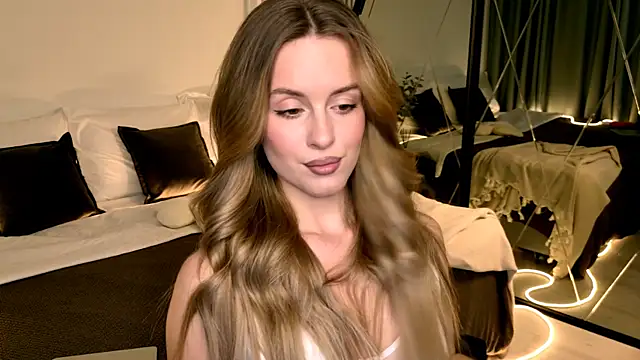 RozzitaBedberry's Live XXX Chat