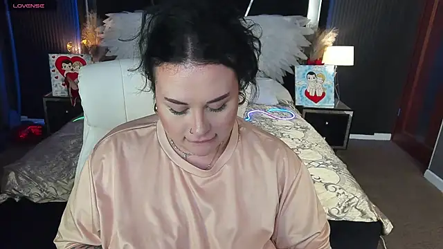 SerahMirabeli's Live XXX Chat