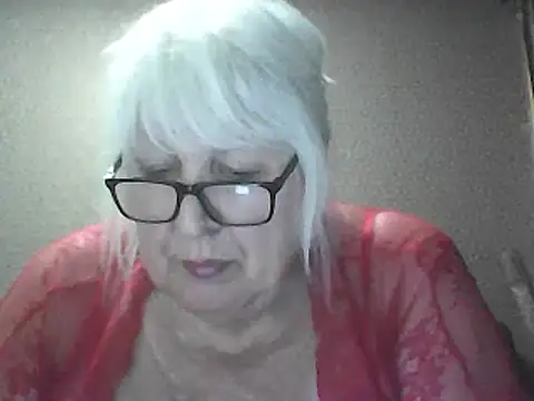 Alexia64231 Adlı Modelin Canlı XXX Sohbeti