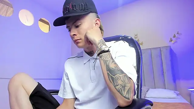 Nascary_Fox's Live XXX Chat