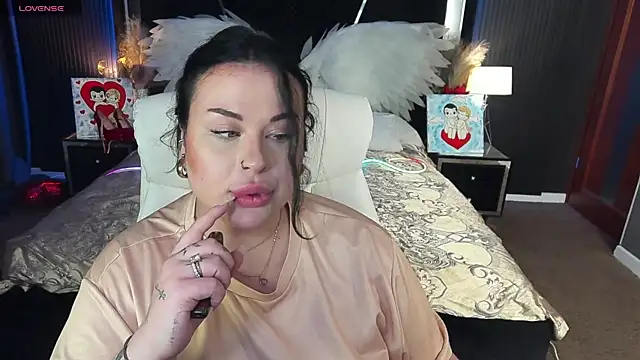 SerahMirabeli Chat XXX live