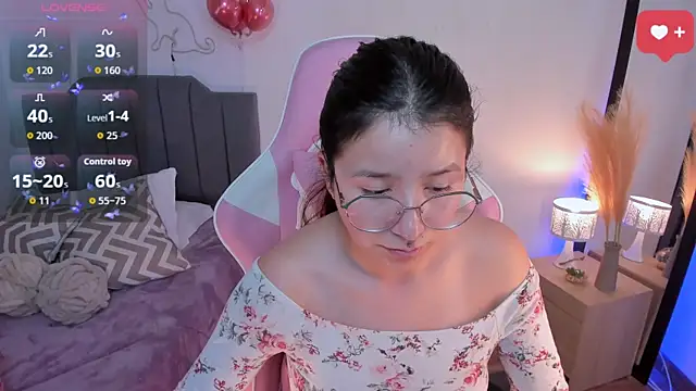 Amy_joones Chat XXX in diretta