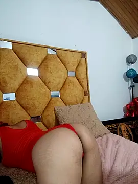 LITTLEJULES élő XXX-chatje