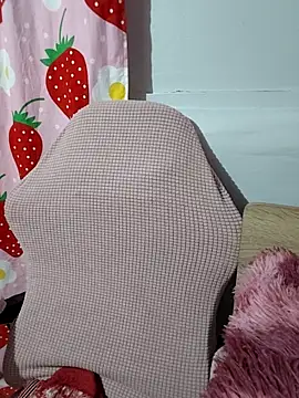 _UrSingleMamiBella_ élő XXX-chatje