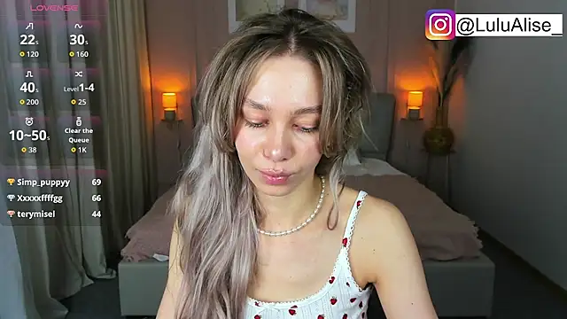 LuluAlis Live XXX-chat