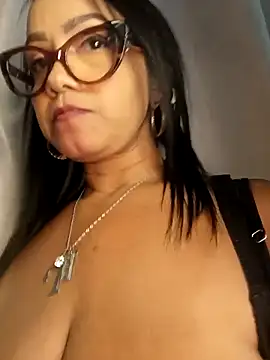 XXX chat uživo modela Yameil