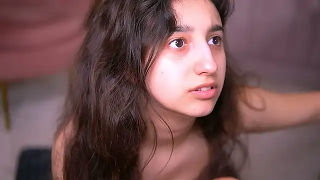 JullyFox Chat XXX in diretta