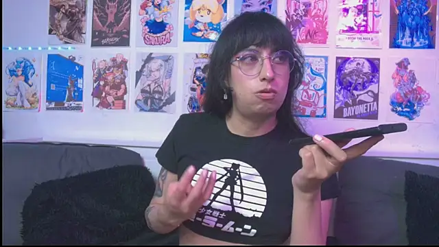 snowblack_ Show in webcam