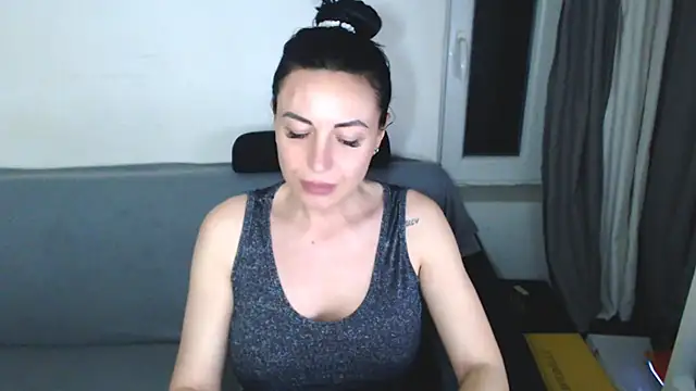 CloveLove's Live XXX Chat