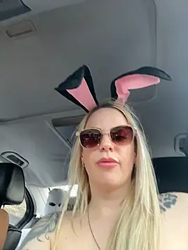 June695_ Live XXX-Chat