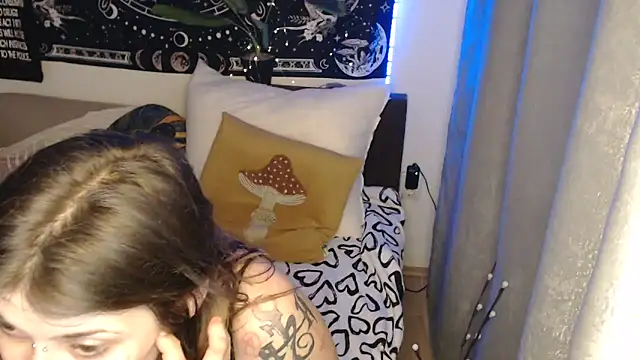 AlienforTwenty লাইভ XXX চ্যাট